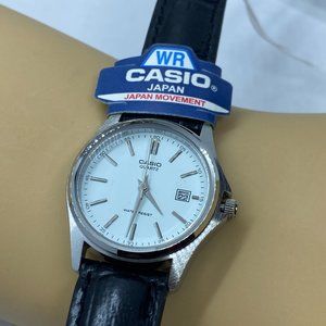 small size Casio watch for ladies wrist brand new, lightweight in wrist,…